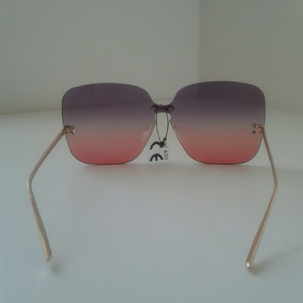 3 Pair of Fashion Sunglasses - Picture 2 of 7